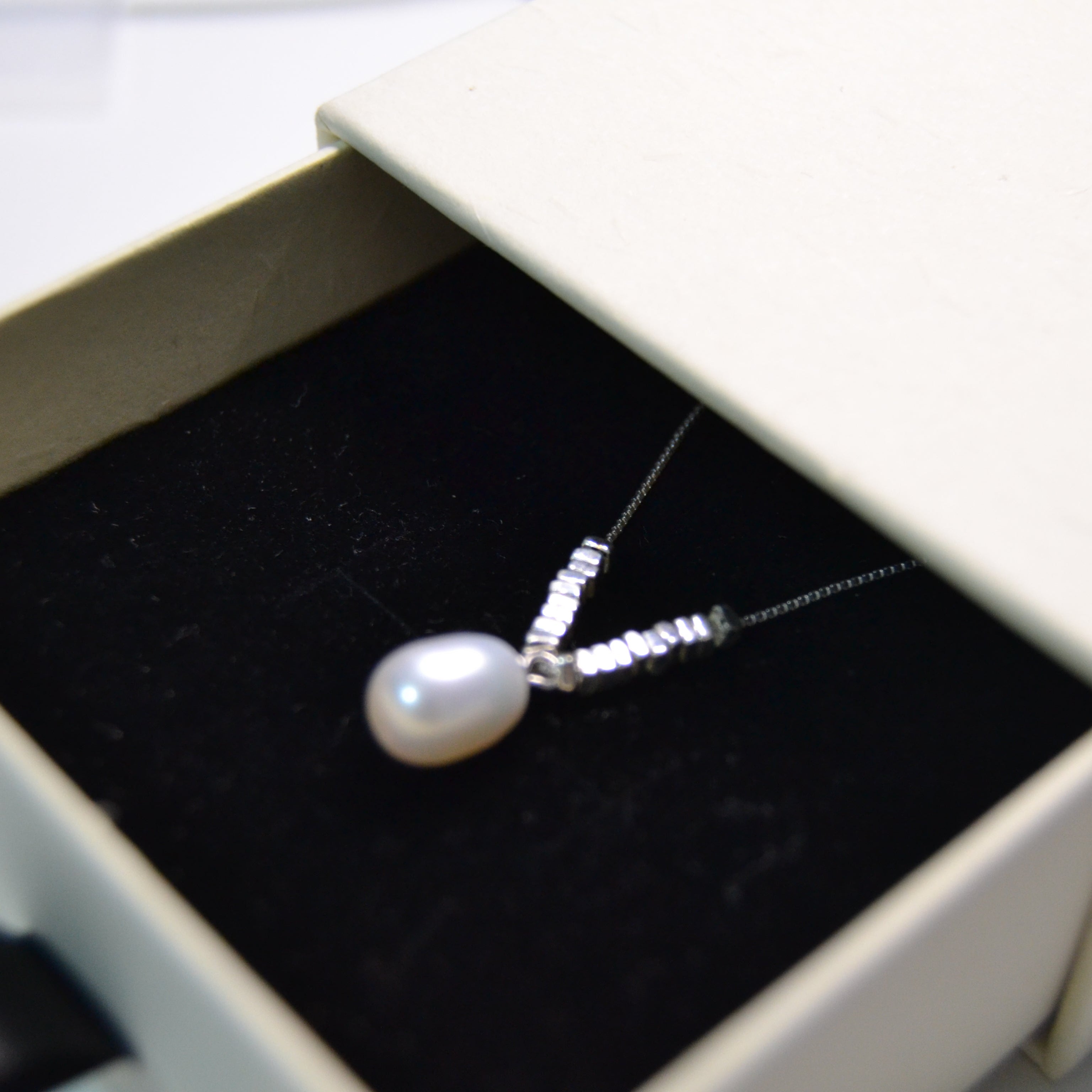 Vera Drop Pearl Necklace