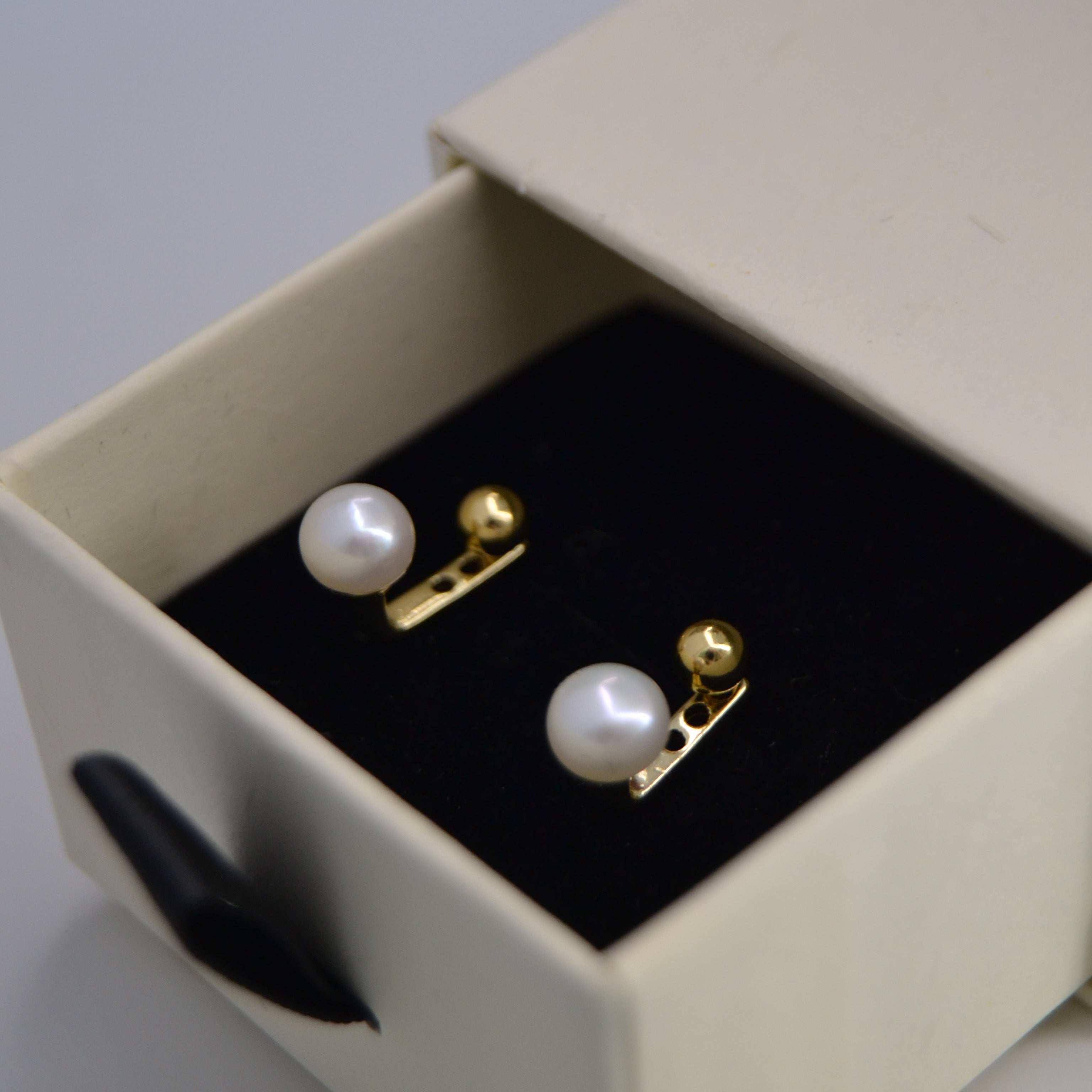 Luna Arc Pearl Earrings