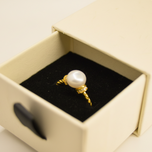 Aurora Pearl Twist Ring